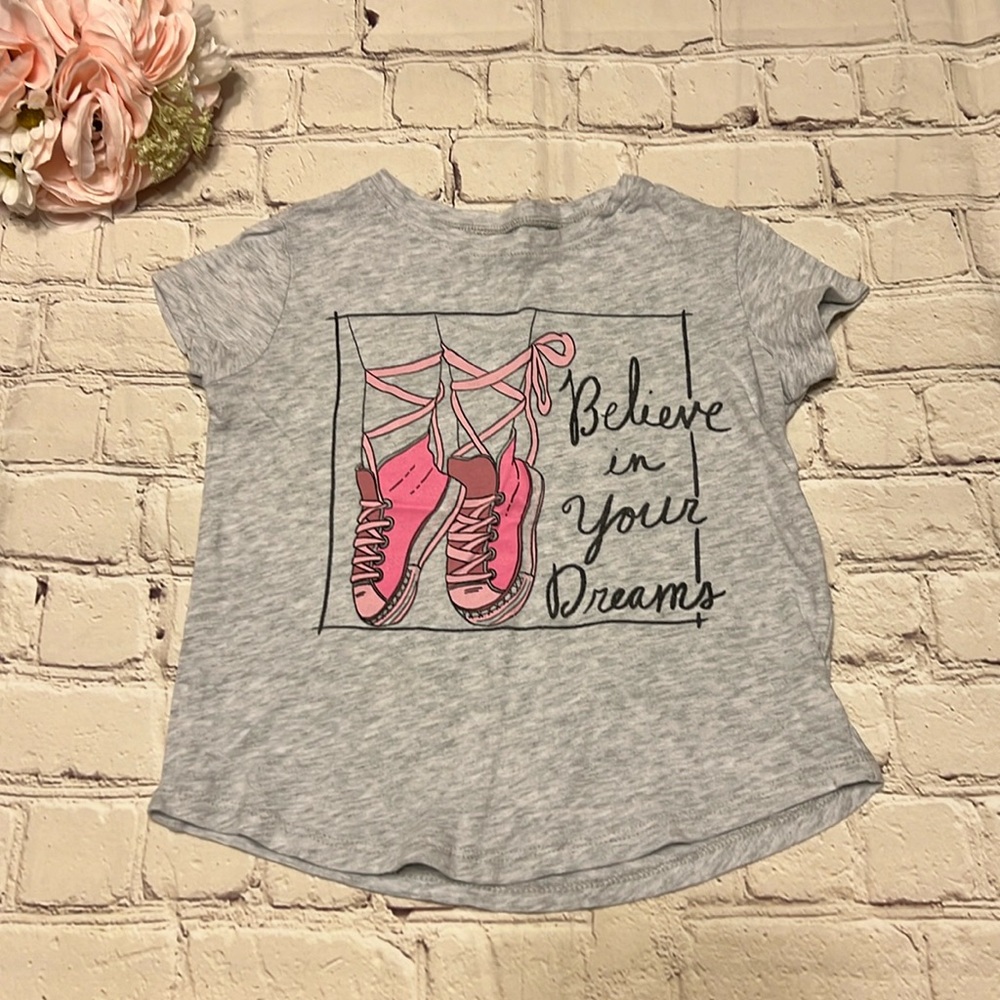 🌸 Old Navy SS Graphic Tee